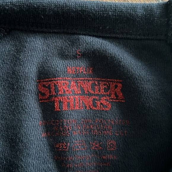 BNWT Stranger things light weight crewneck sweatshirt - Picture 3 of 7